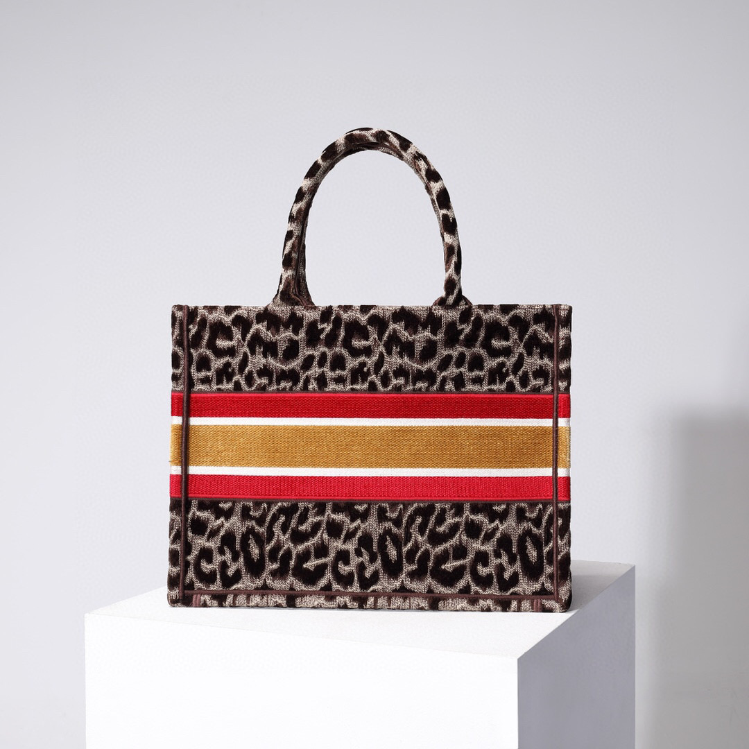 D*or book tote