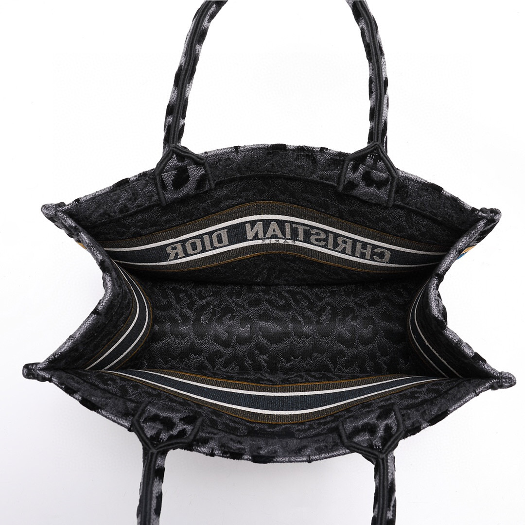 D*or book tote