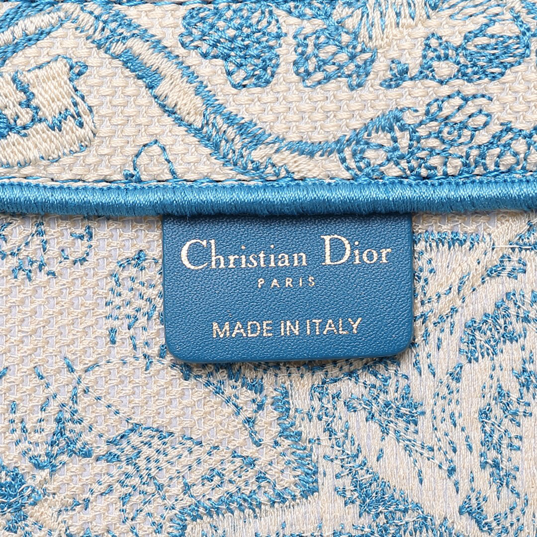 D*or book tote