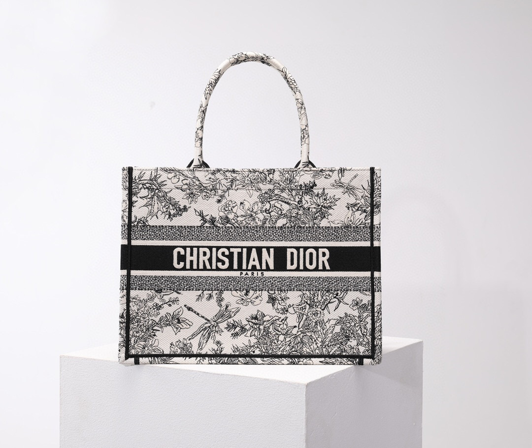 D*or book tote