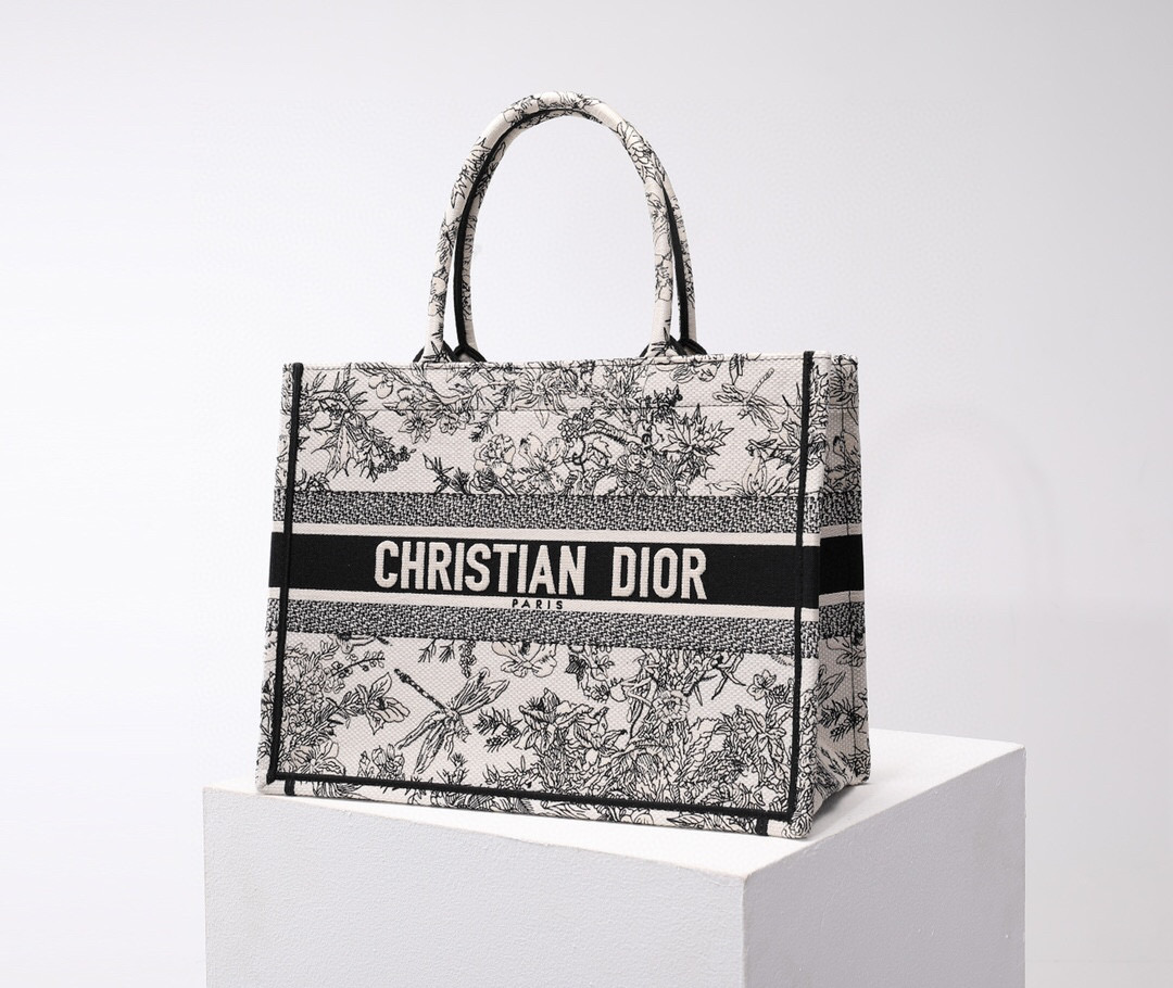D*or book tote