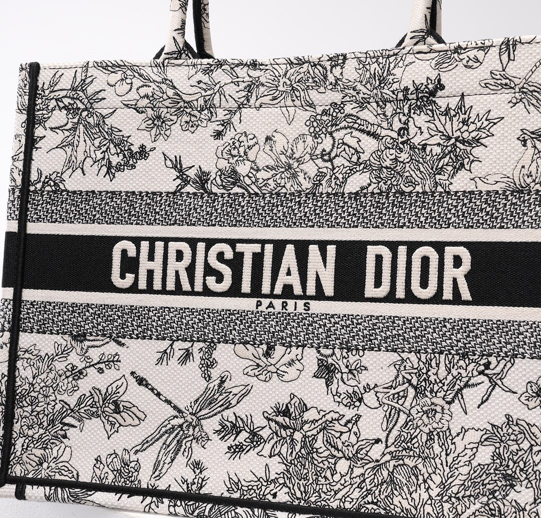 D*or book tote