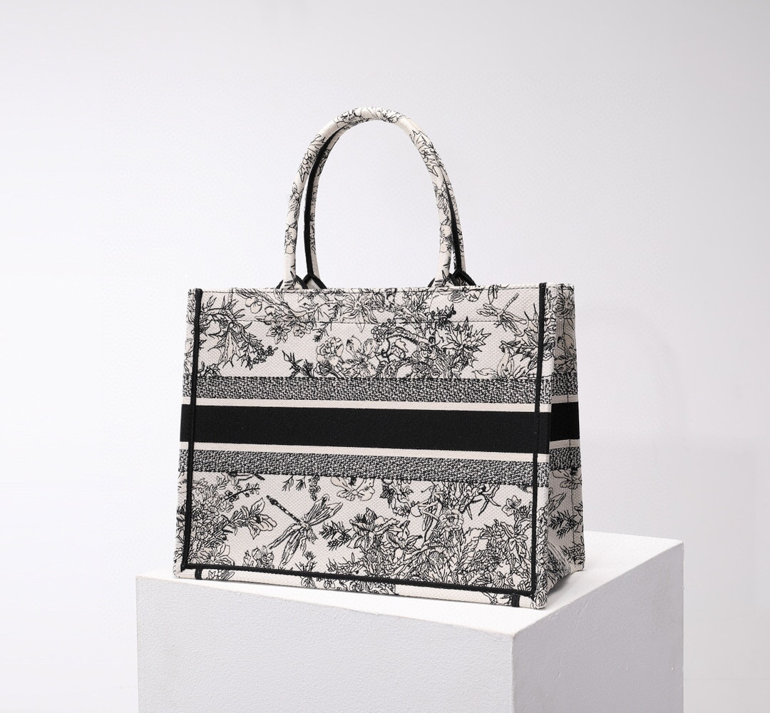 D*or book tote