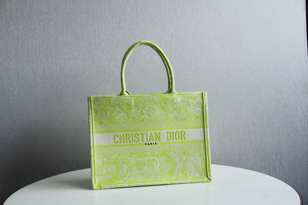 D*or book tote