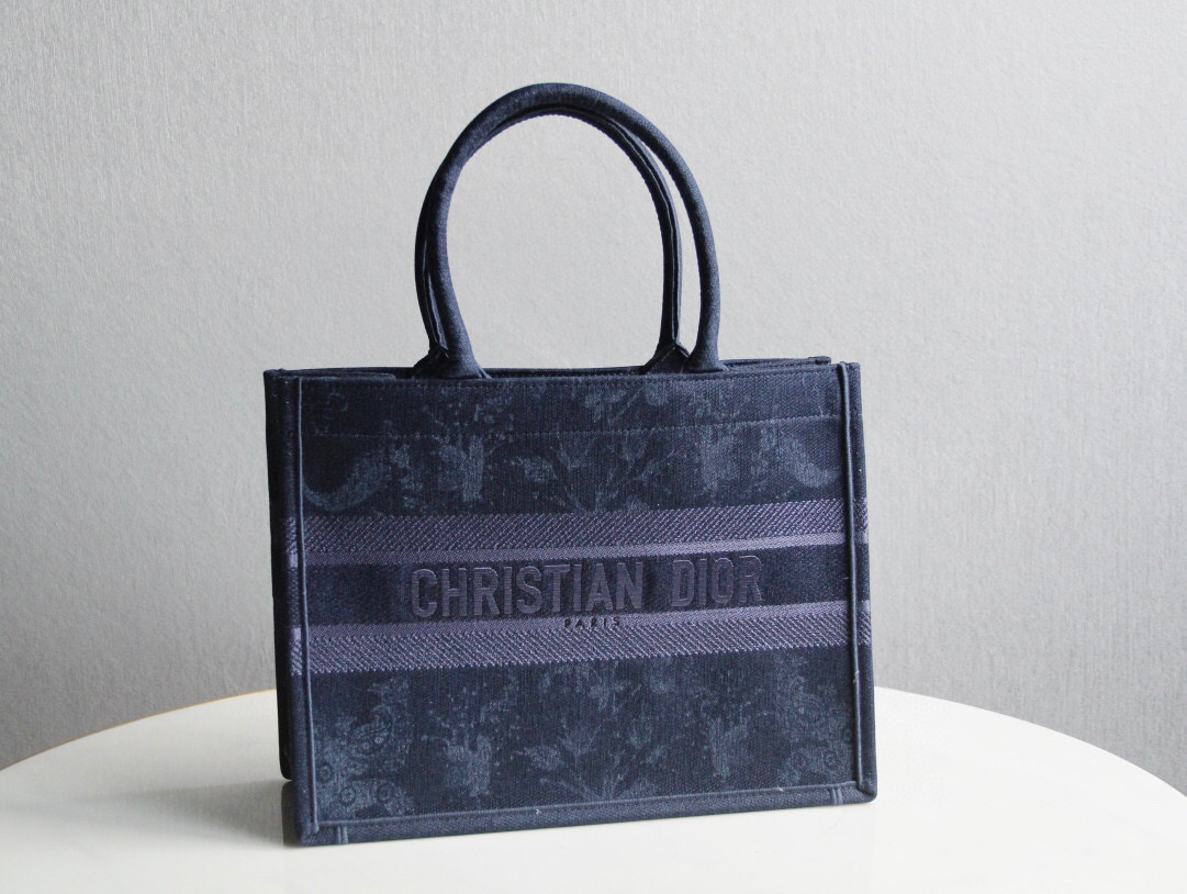 D*or book tote