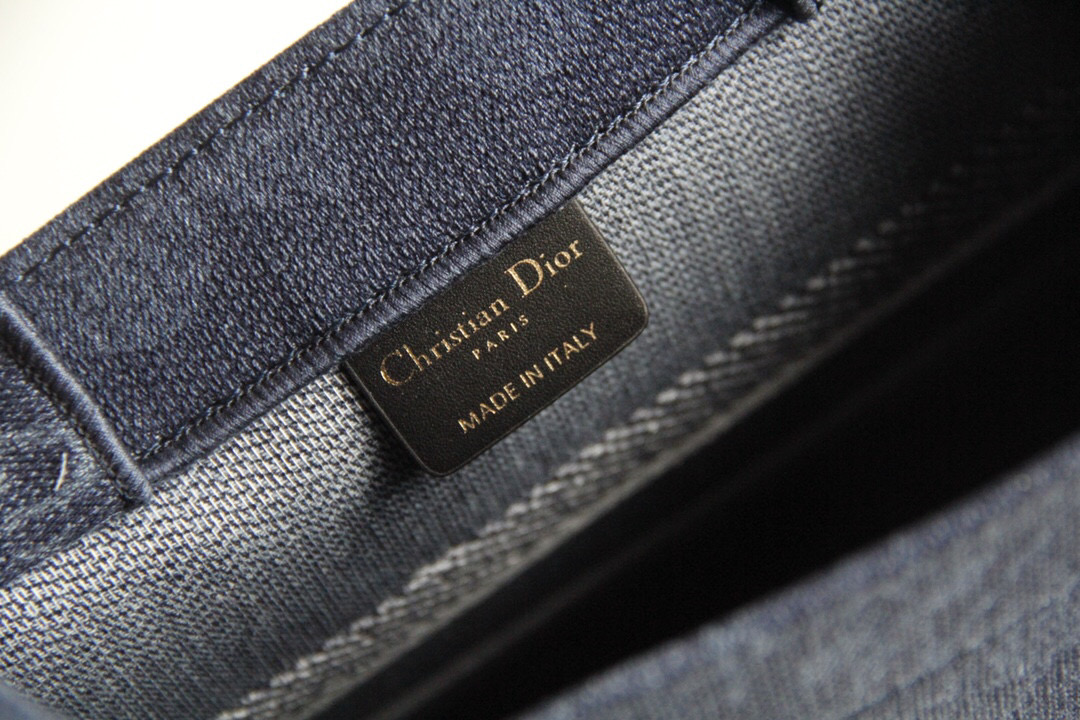 D*or book tote