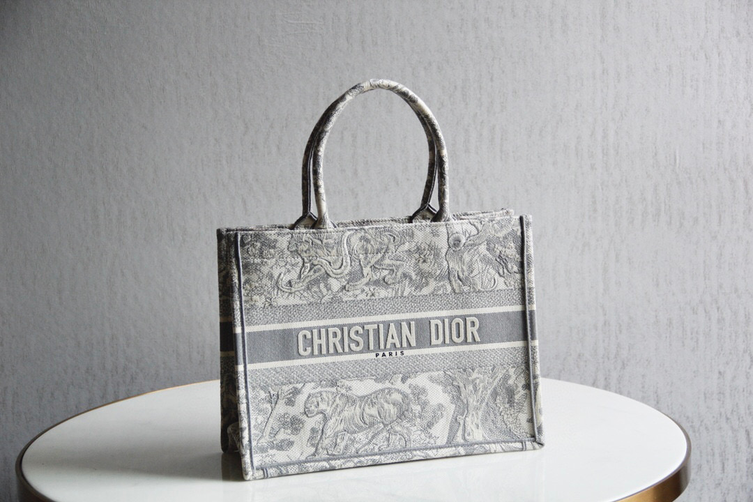 D*or book tote