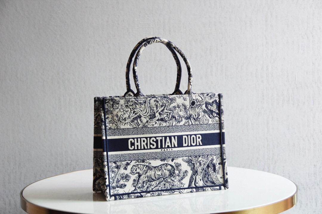 D*or book tote