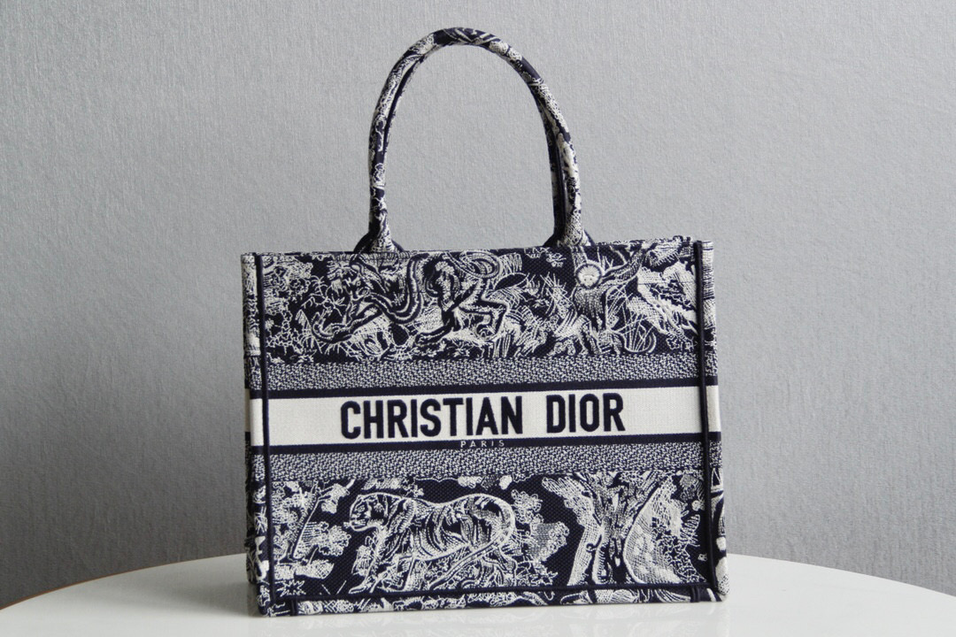 D*or book tote