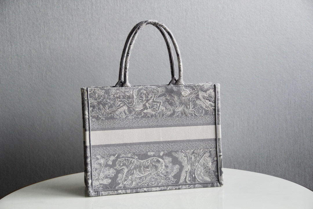 D*or book tote