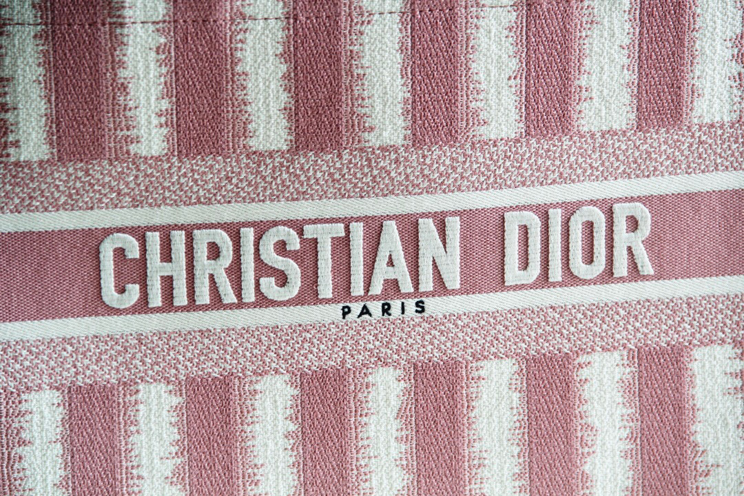 D*or book tote