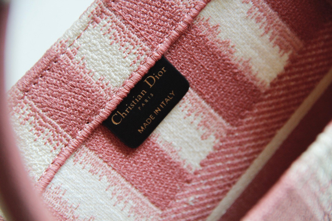 D*or book tote