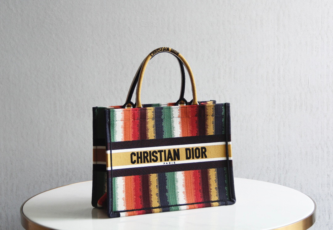 D*or book tote
