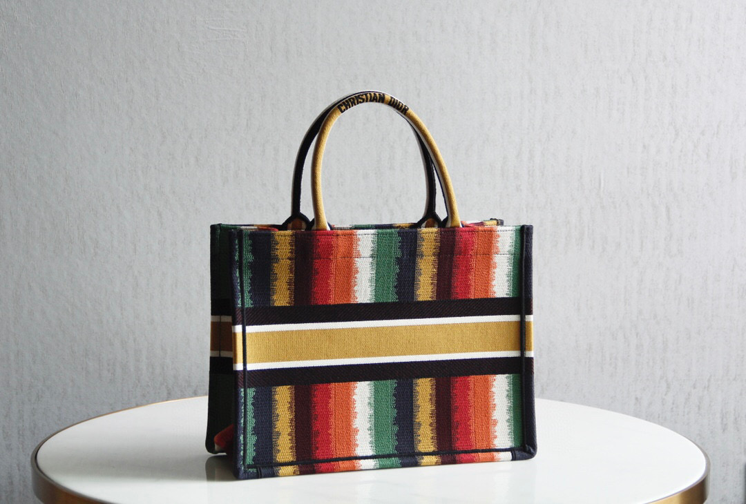 D*or book tote