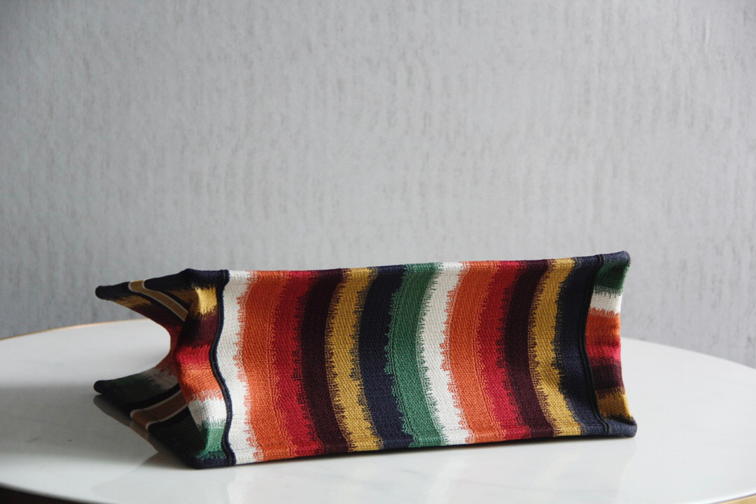 D*or book tote