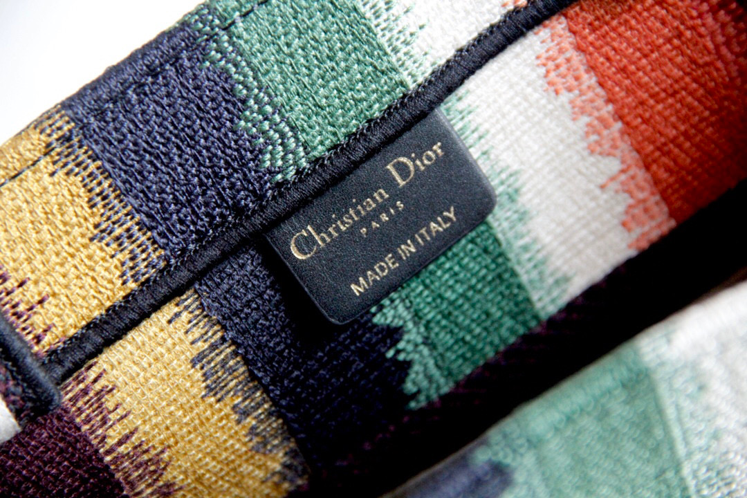 D*or book tote