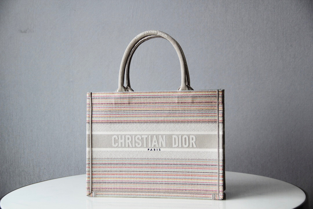 D*or book tote