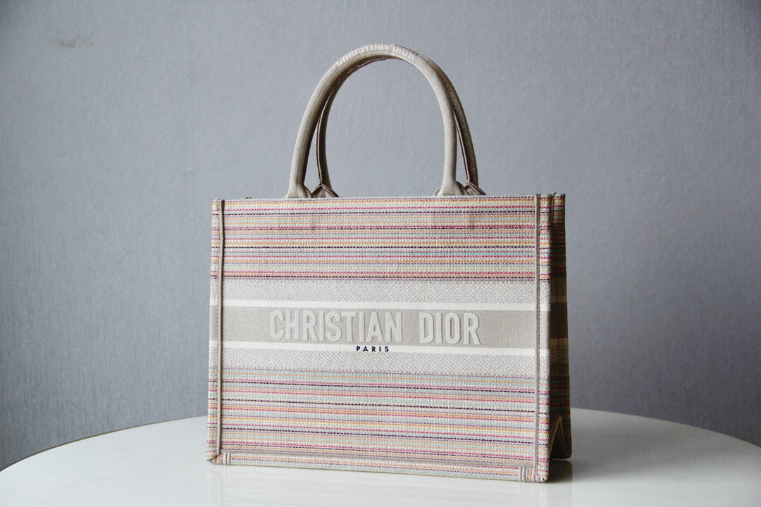 D*or book tote