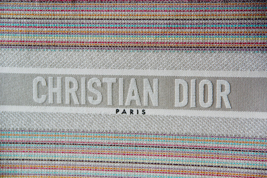 D*or book tote