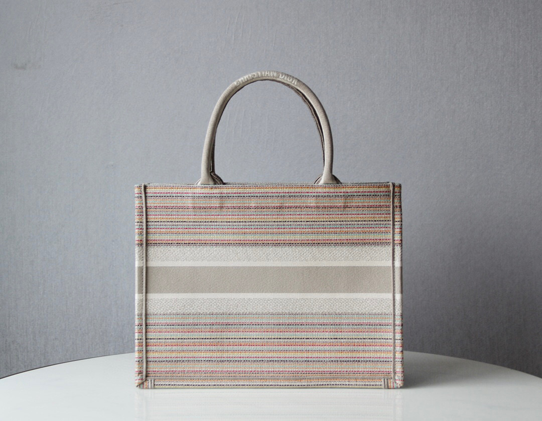 D*or book tote