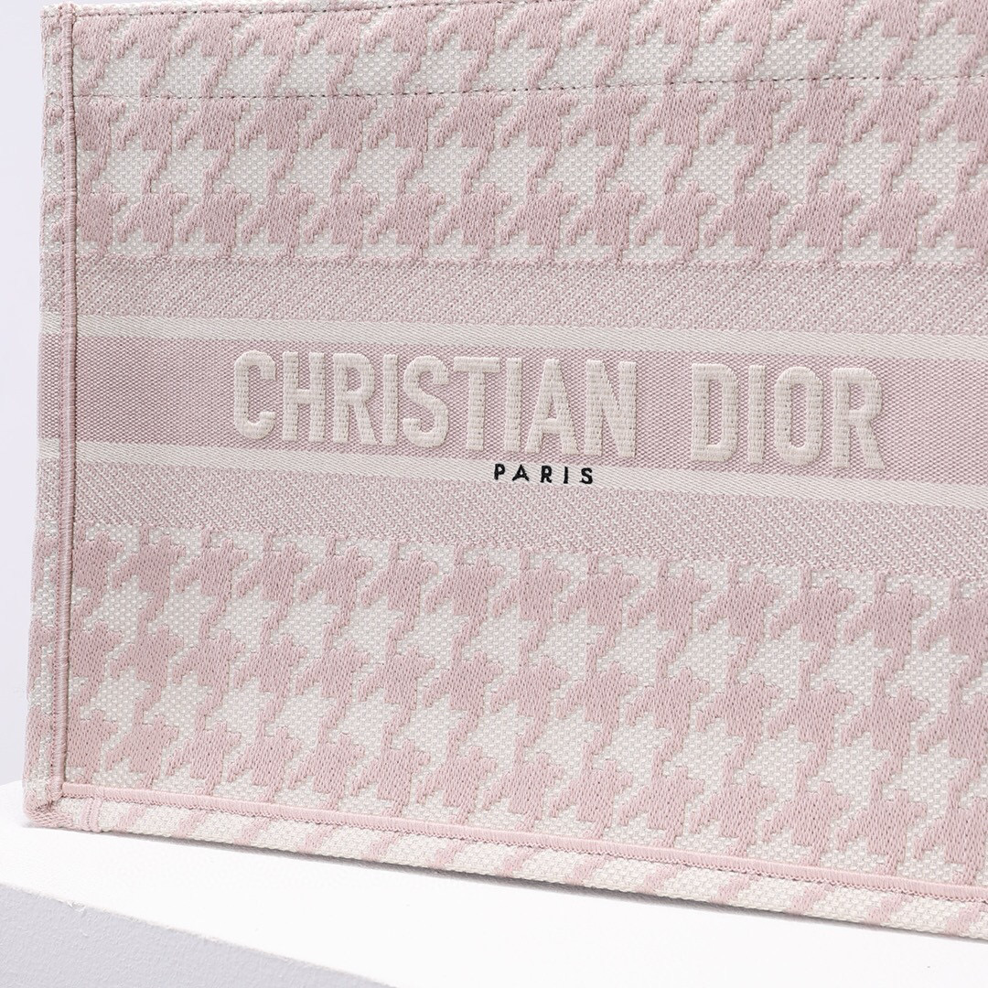D*or book tote