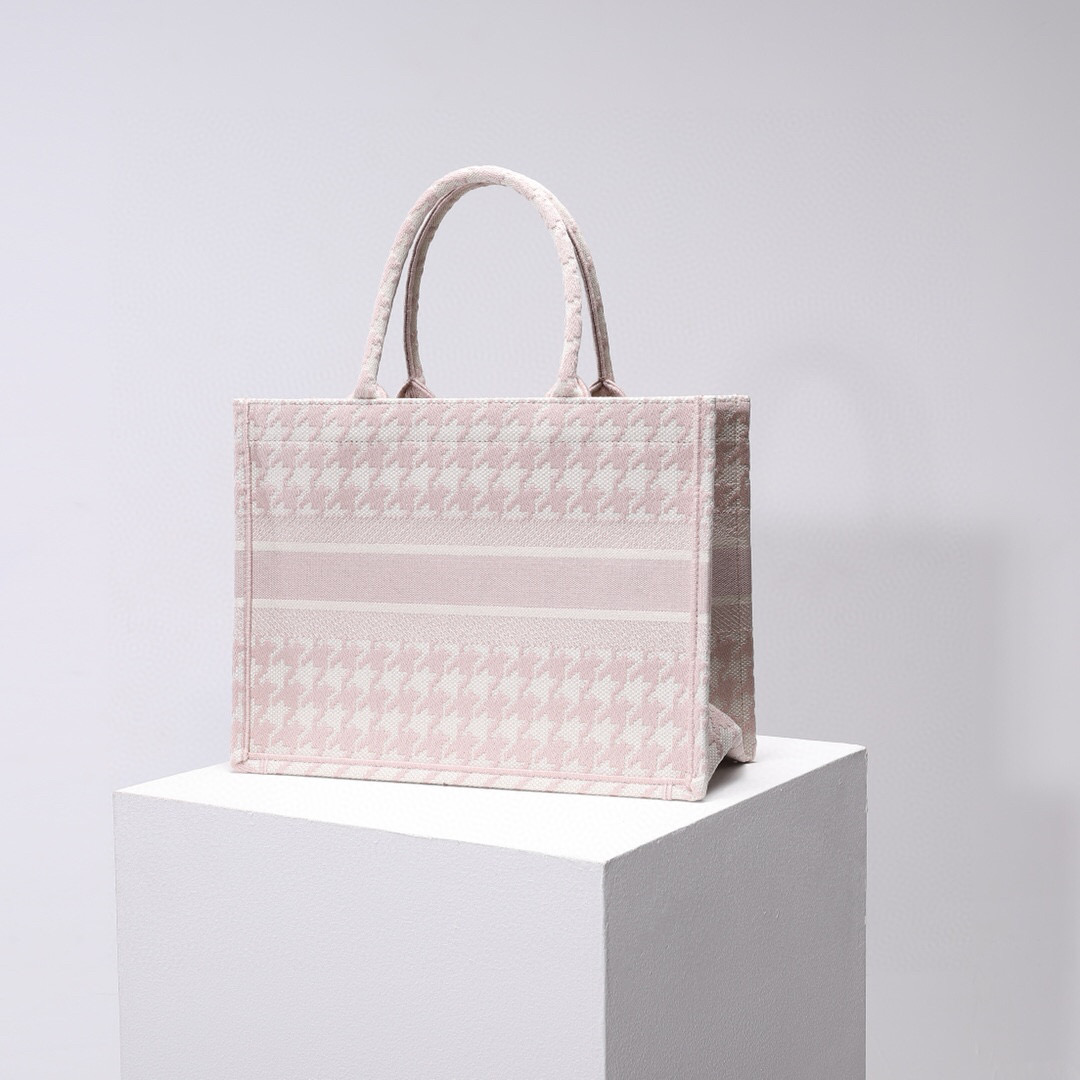 D*or book tote