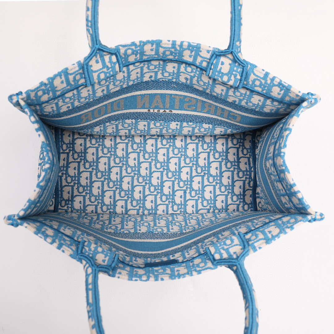 D*or book tote