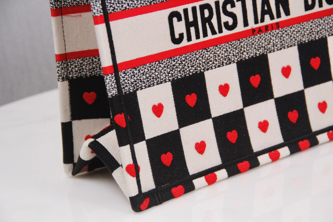 D*or book tote