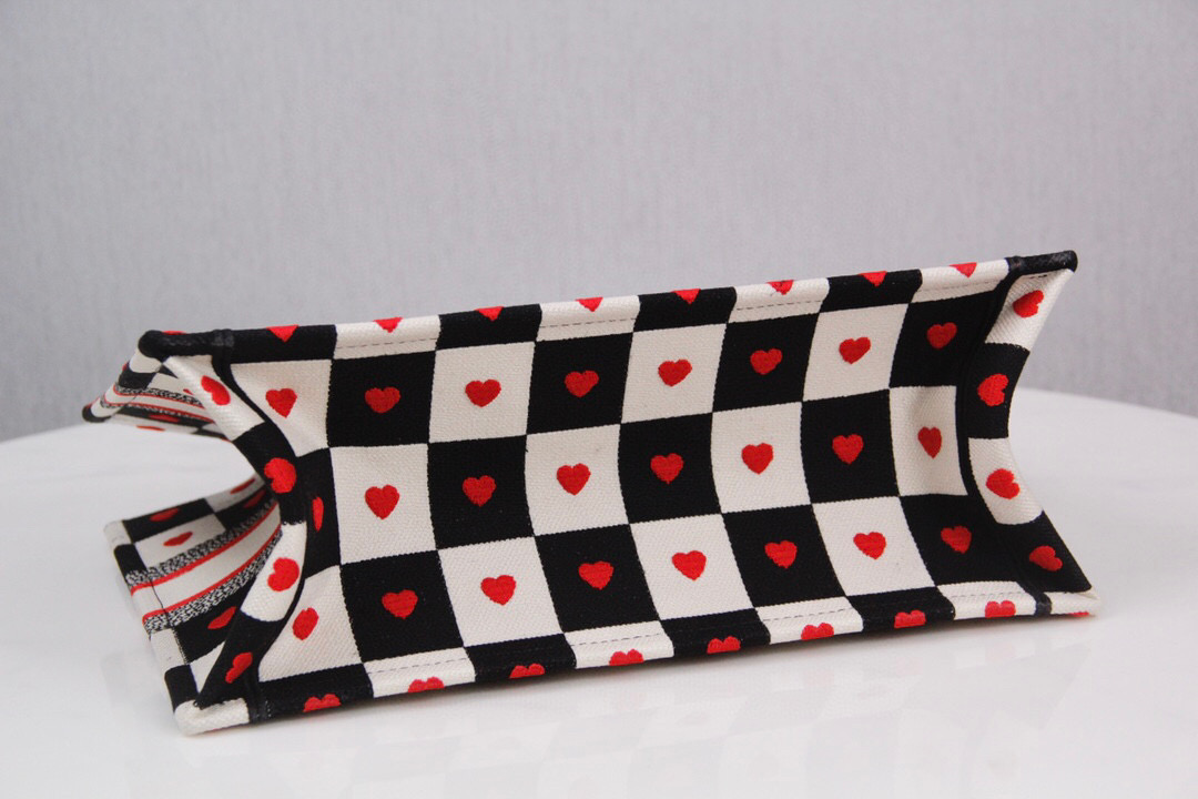 D*or book tote
