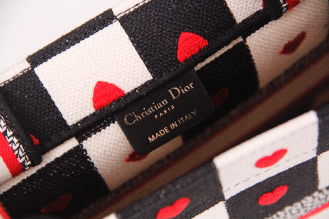 D*or book tote