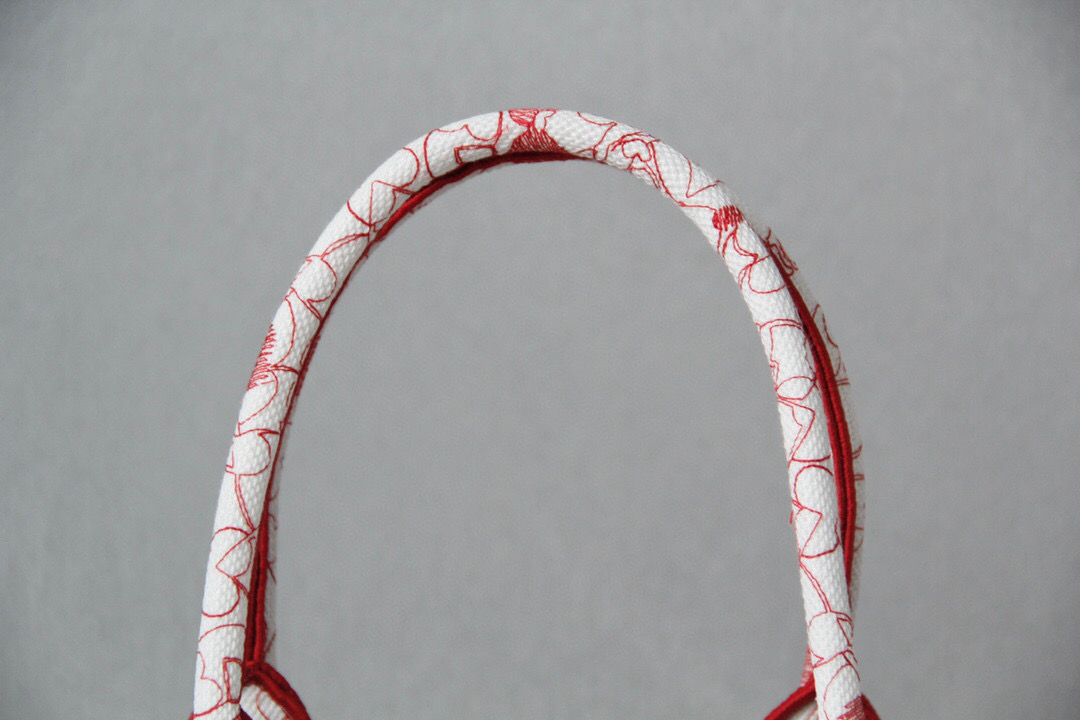 D*or book tote
