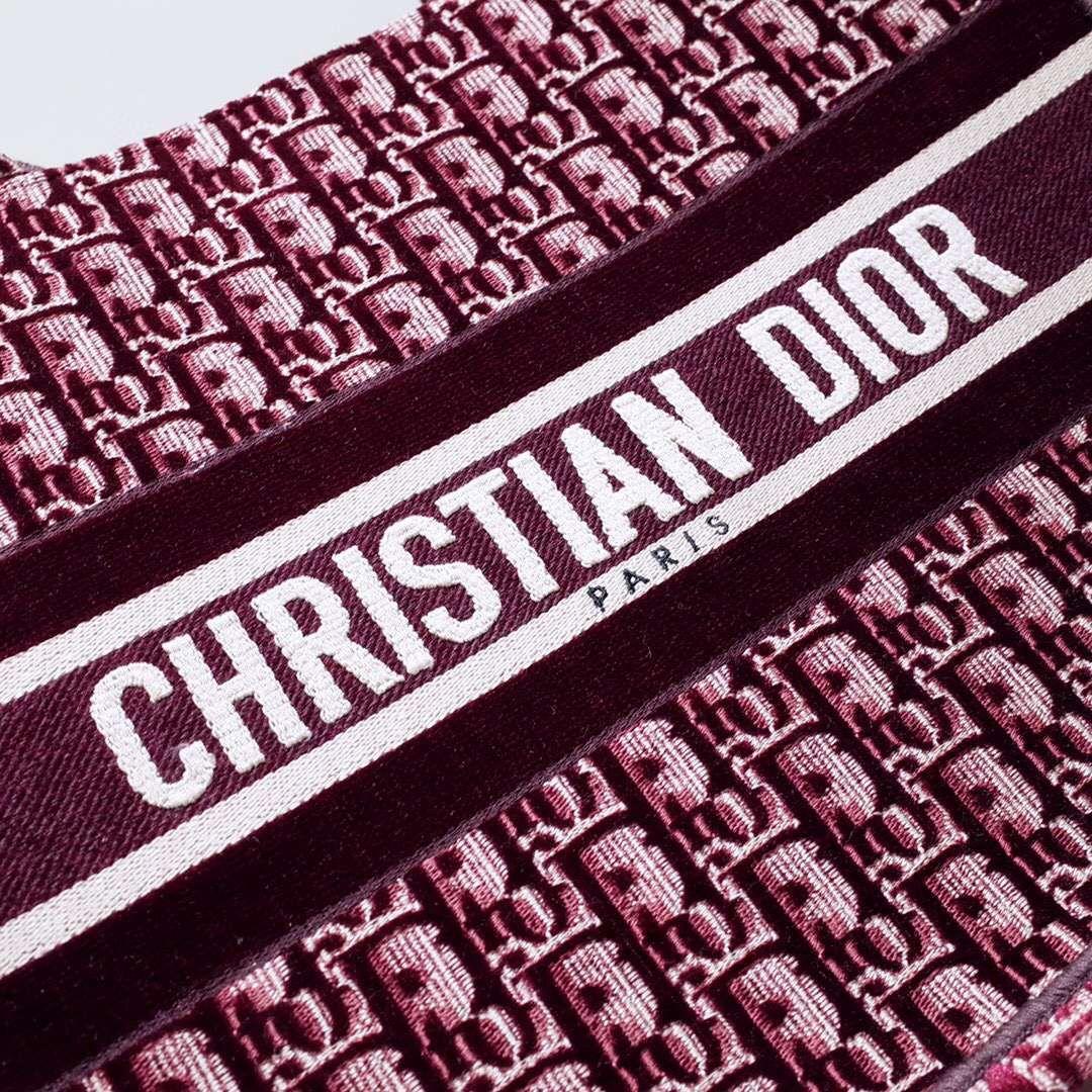 D*or book tote
