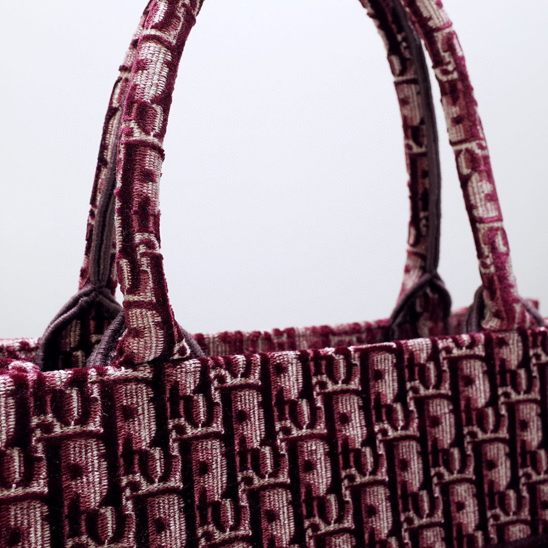 D*or book tote