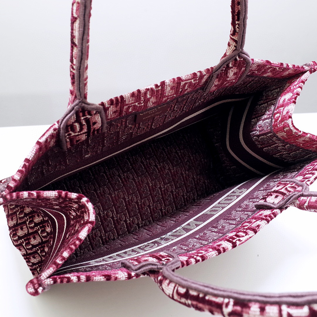D*or book tote