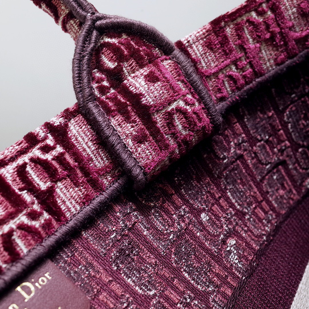 D*or book tote