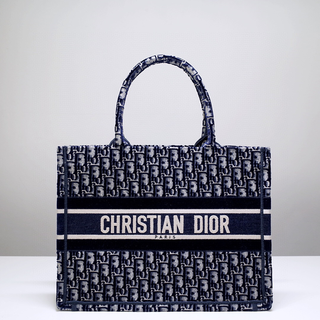 D*or book tote