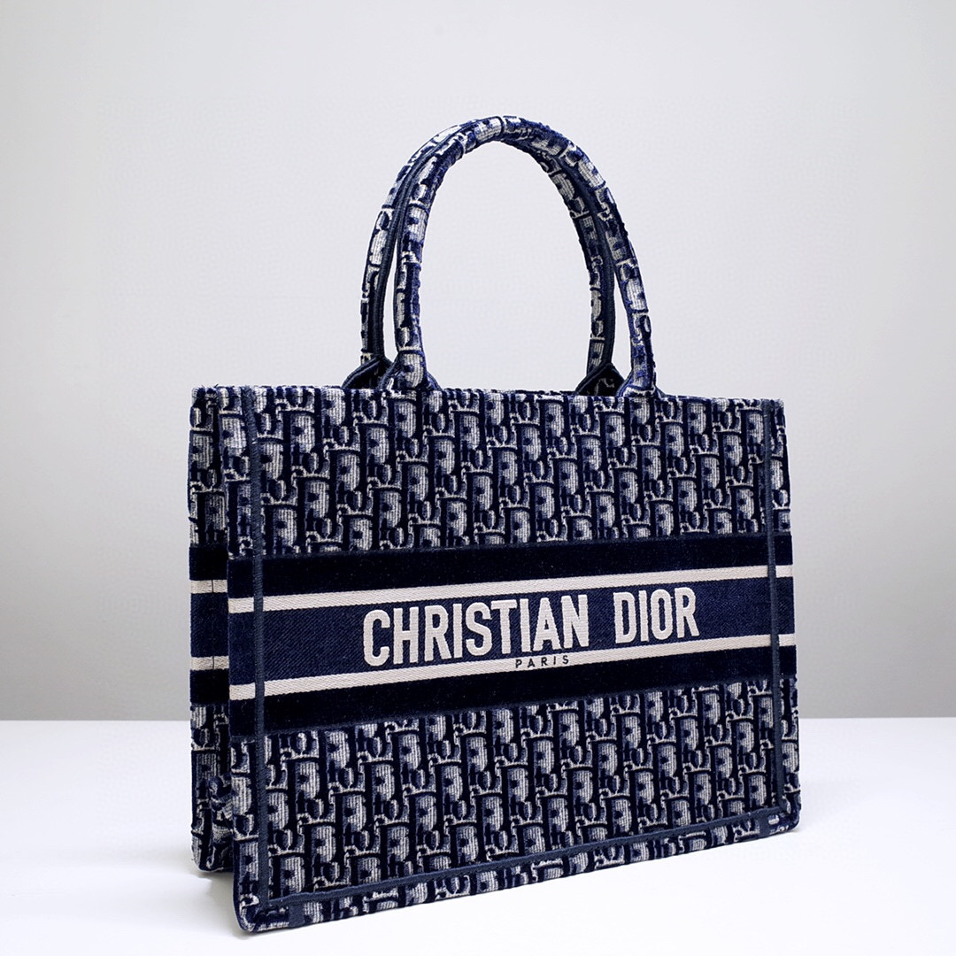 D*or book tote