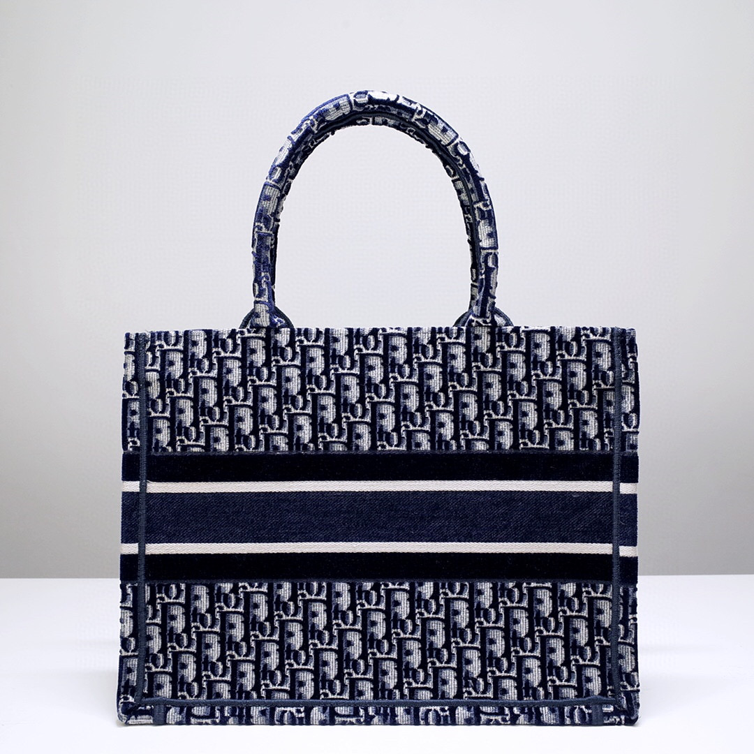 D*or book tote