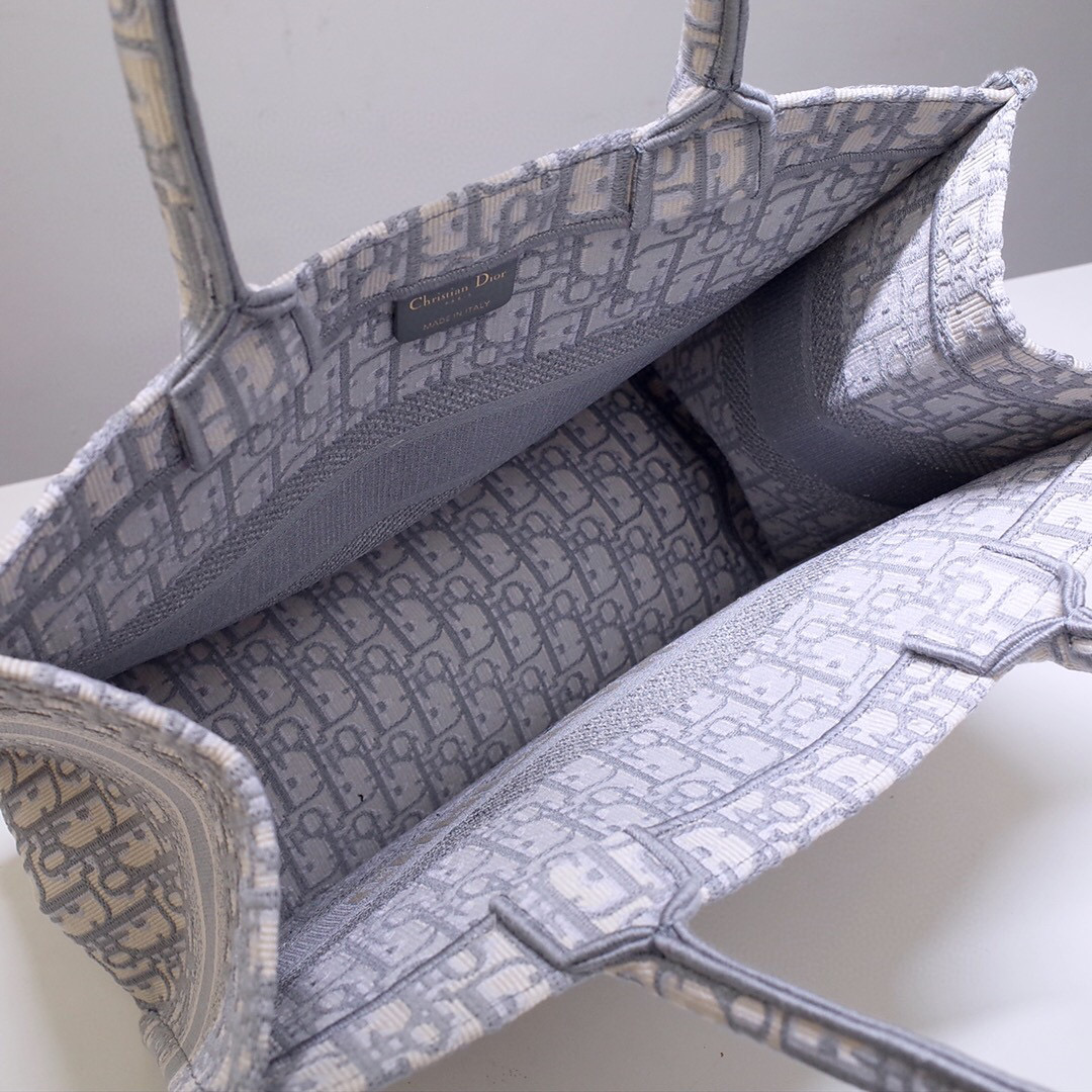 D*or book tote