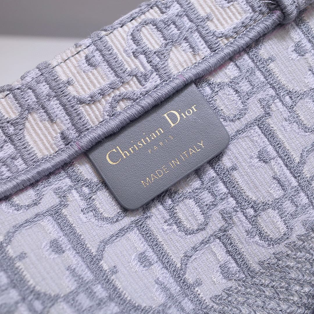 D*or book tote
