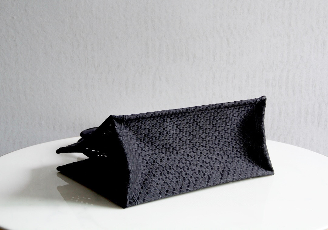 D*or book tote