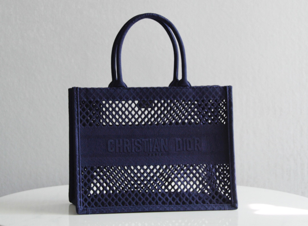 D*or book tote