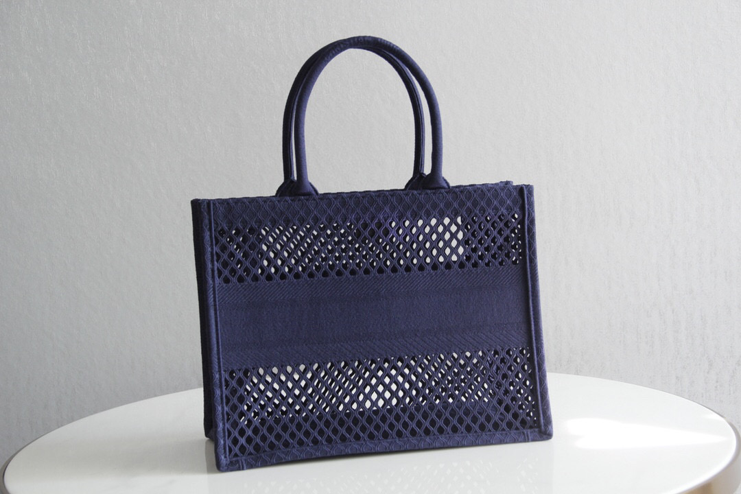 D*or book tote