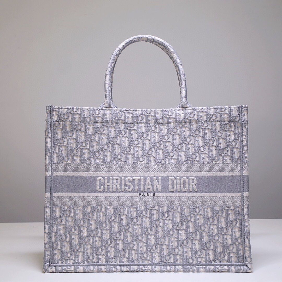 D*or book tote