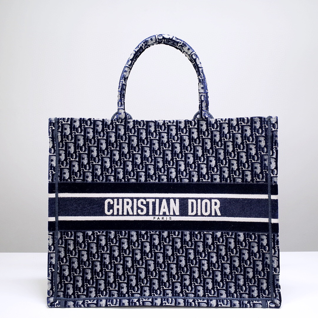D*or book tote