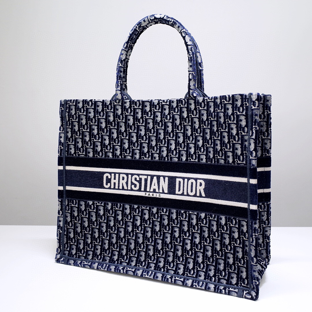 D*or book tote