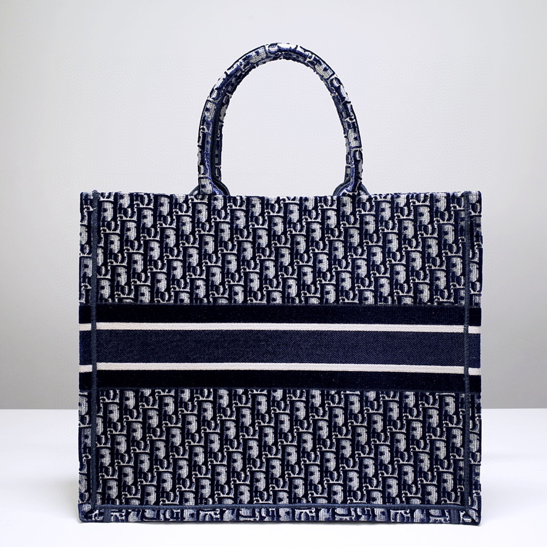 D*or book tote