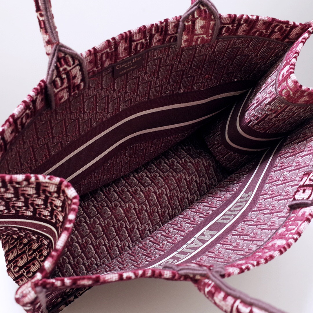 D*or book tote