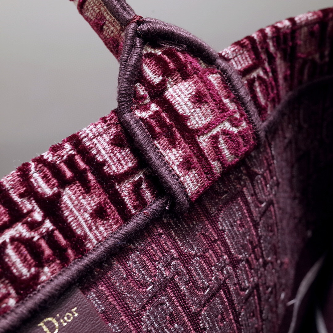 D*or book tote