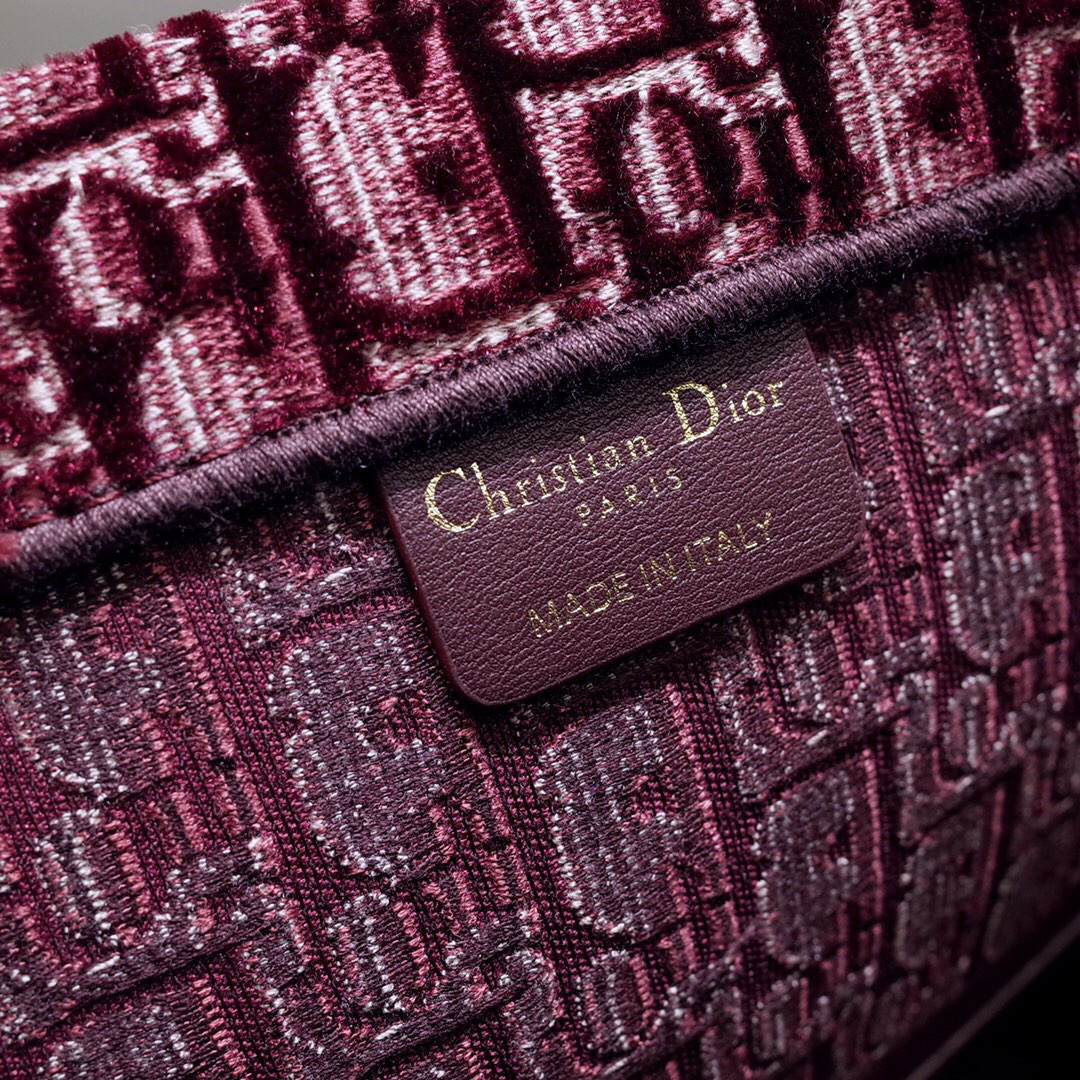D*or book tote
